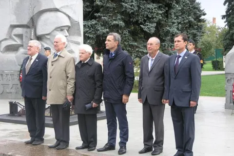 В Ярославле открылась осенняя вахта памяти у Вечного огня