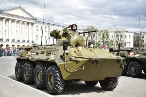 В Ярославле прошел парад в честь Дня Победы