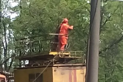 На Тутаевском шоссе на троллейбус N 3 рухнул столб