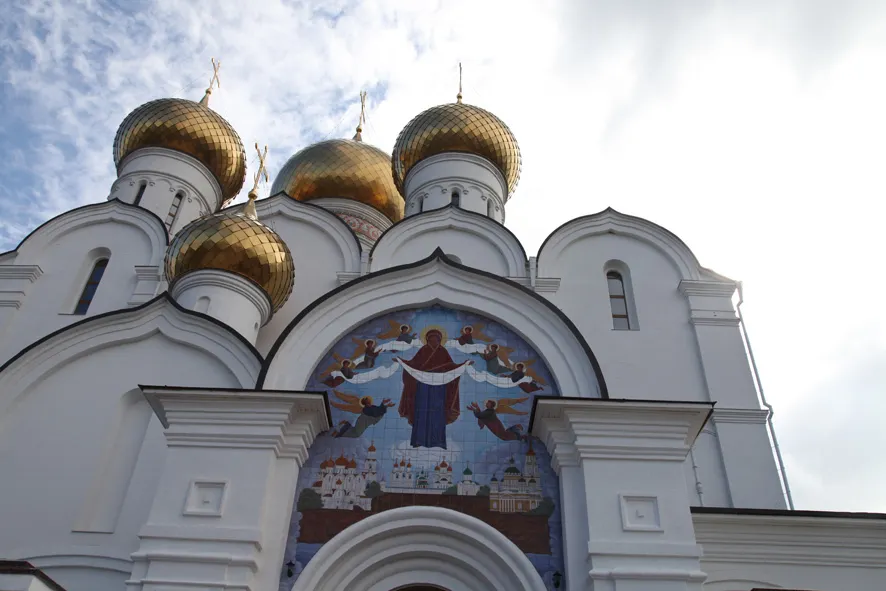 В Ярославле начинают расписывать стены Успенского собора