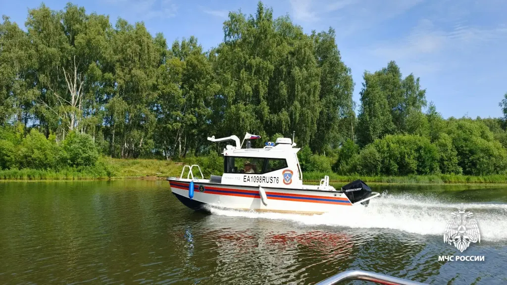 На озере Неро перевернулась лодка с четырьмя отдыхающими