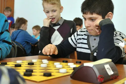 В Ярославле проходит Чемпионат и Первенство Центрального и Северо-Западного федеральных округов по русских шашкам. Фоторепортаж