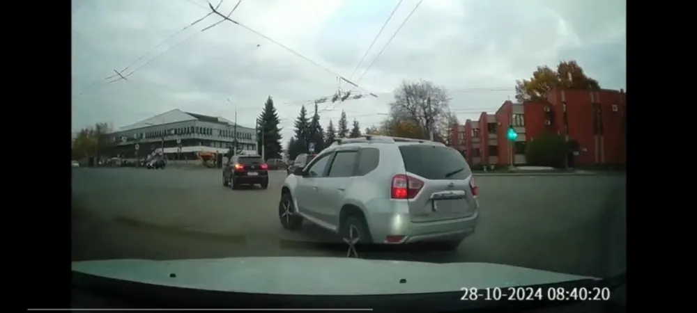 В Ярославле водителя иномарки оштрафовали после публикации видео нарушения