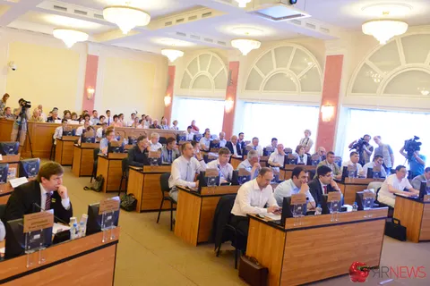 Обсуждение результатов деятельности мэра Ярославля за 2012 год длилось несколько часов. Фоторепортаж