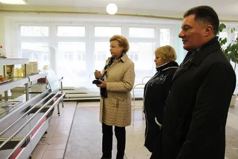 Депутаты муниципалитета побывали в ярославских школах