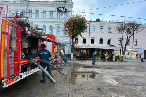 В Ярославле горит кафе на улице Кирова
