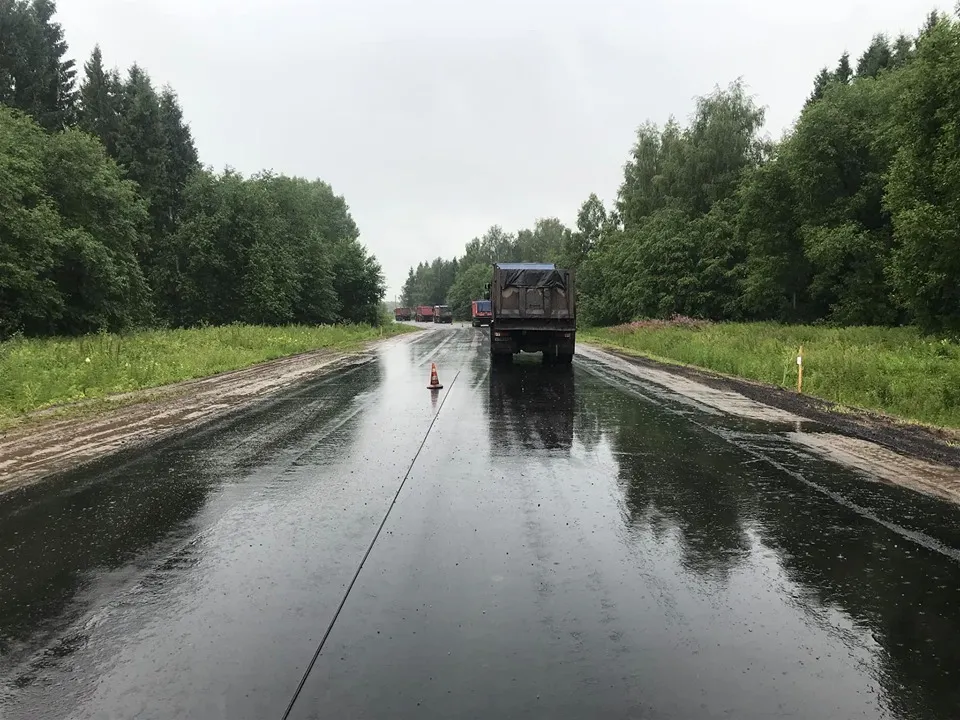 В Ярославской области дожди: началась укладка асфальта