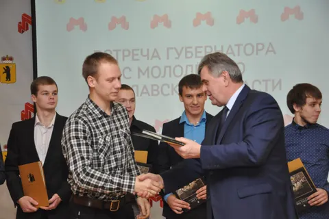 Сергей Ястребов обсудил с молодыми активистами волнующие их проблемы