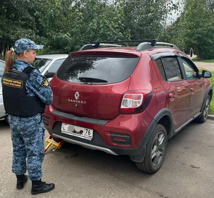 Жительница Ярославля лишилась автомобиля благодаря внимательности приставов