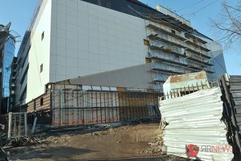 Фасад универмага «Ярославль» почти готов. Фоторепортаж