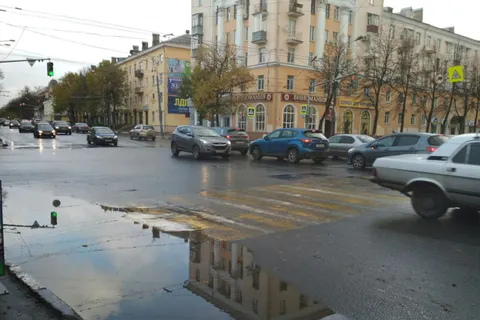 Почему в Ярославле образуются лужи на пешеходных переходах: ответ мэрии