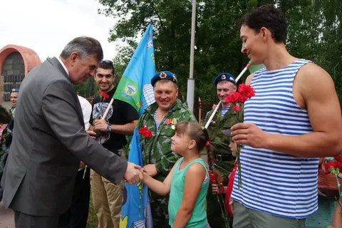 В Ярославле ветераны ВДВ отметили свой день