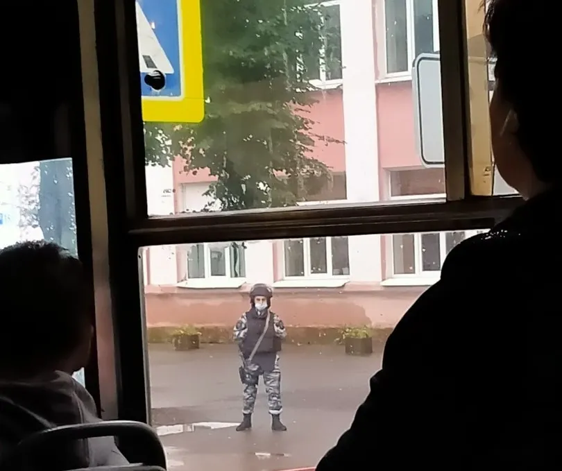«Гранату нашли»: в Ярославле оцепили территорию возле 66-ой школы