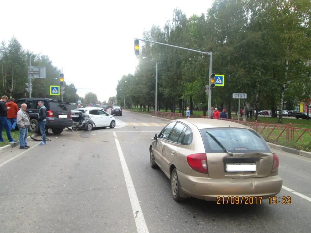 В Ярославле произошло ДТП с четырьмя машинами и четырьмя пострадавшими