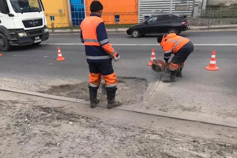 Ярославская «экспериментальная» смесь для ям не выдержала испытания фурой