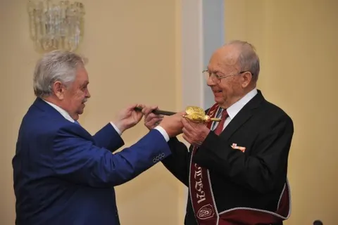 Сергею Овчинникову исполнилось 90 лет