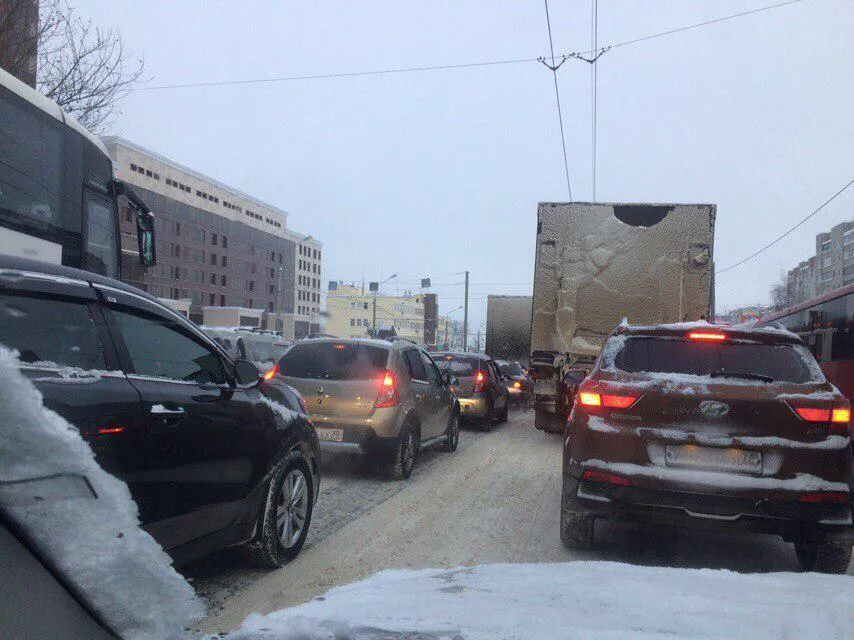 Снегопад парализовал Ярославль
