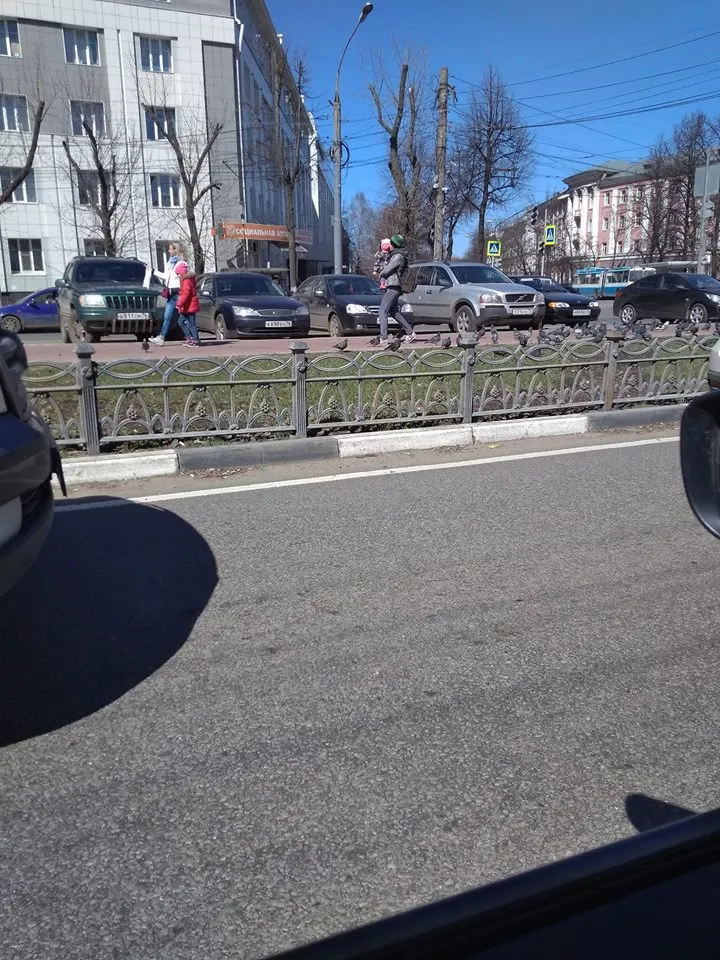 В Ярославле на проспекте Ленина появился новый чугунный забор