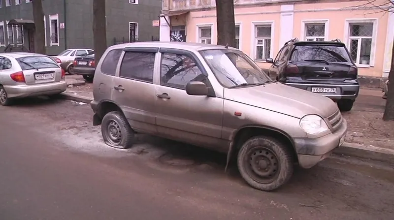 В Ярославле полицейские задержали подозреваемого в поджоге Нивы