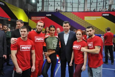 Сексуальная Тина Канделаки тренировала тысячу ярославцев: фото