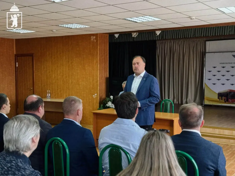 Мэр обещает поднять зарплату работникам Яргорэлектротранса