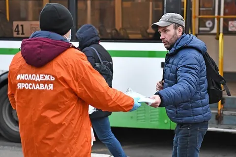 В Ярославле раздают медицинские маски