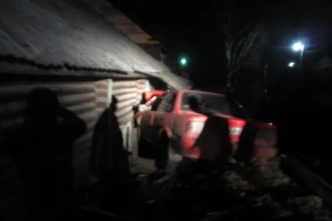 В Ярославской области Тойота протаранила дом