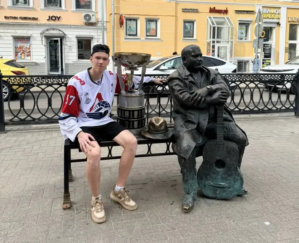 Защитник чемпионского «Локо» нашел клуб в ВХЛ