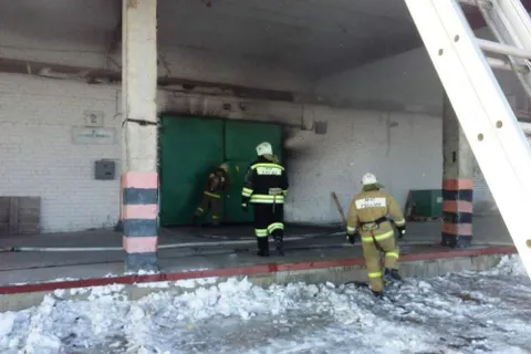 В Ростове сгорел склад туалетной бумаги - видео