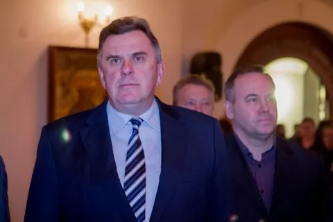 Сергей Ястребов принял участие в пасхальной службе в Успенском кафедральном соборе