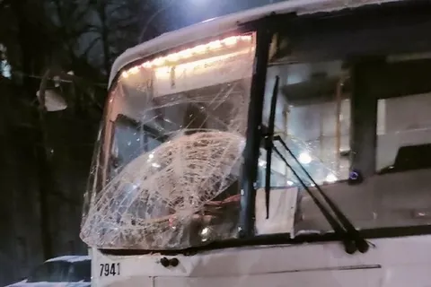 В Ярославле пассажирка пострадала в ДТП троллейбуса и автобуса