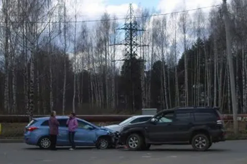 В ДТП на Красноборской пострадали два мальчика и женщина