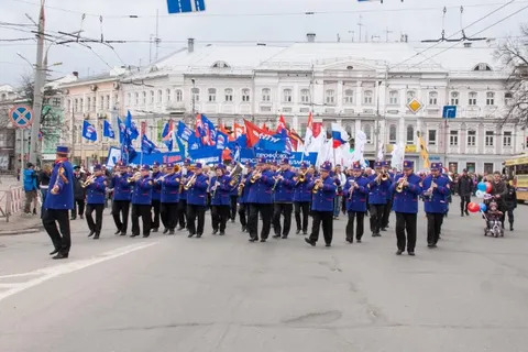 В Ярославле на первомайскую демонстрацию вышли несколько тысяч человек