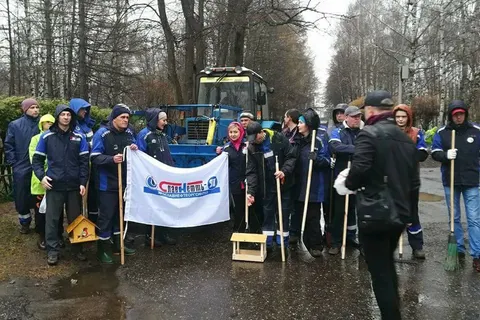 Субботник в Ярославле: депутаты позитивят, как хотят