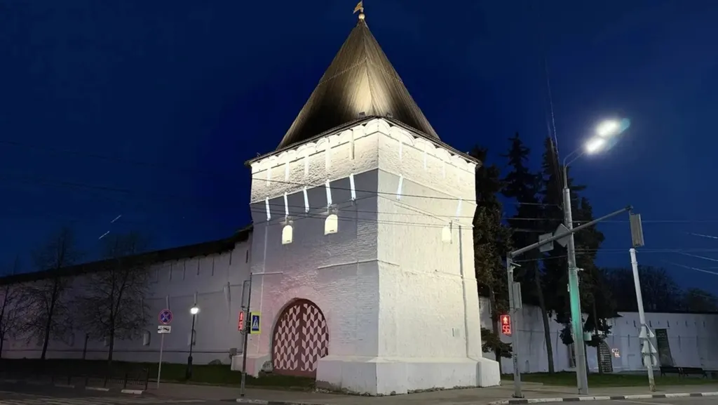 В Ярославле сделали подсветку башен музея-заповедника