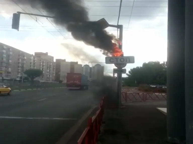 На Московском проспекте в Ярославле сгорел светофор