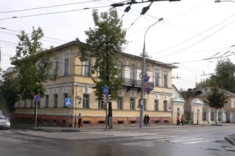 Предпринимателю Олегу Жарову передали в безвозмездное пользование усадьбу Наумовых в Ярославской области