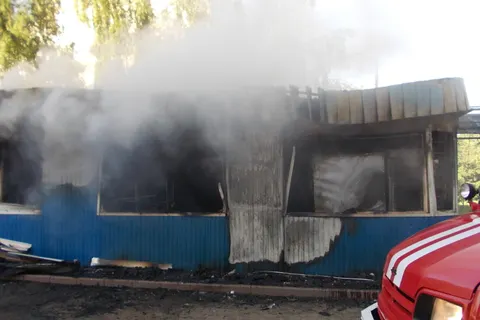 В Ярославле горел остановочный комплекс
