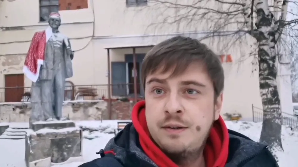 В Ярославской области полиция помогла депутату раздеть Ленина