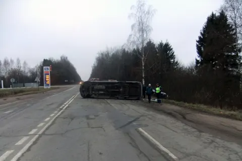 В Переславском районе столкнулись легковая и микроавтобус