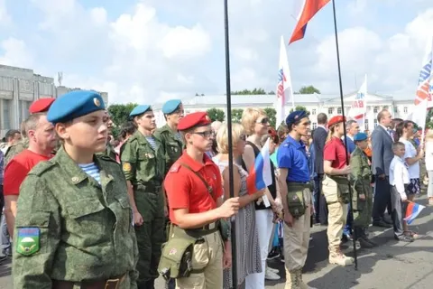 В Ярославле торжественно отметили День Государственного флага России