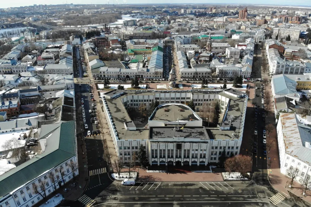Уровень доверия ярославцев к губернатору оценят омские социологи
