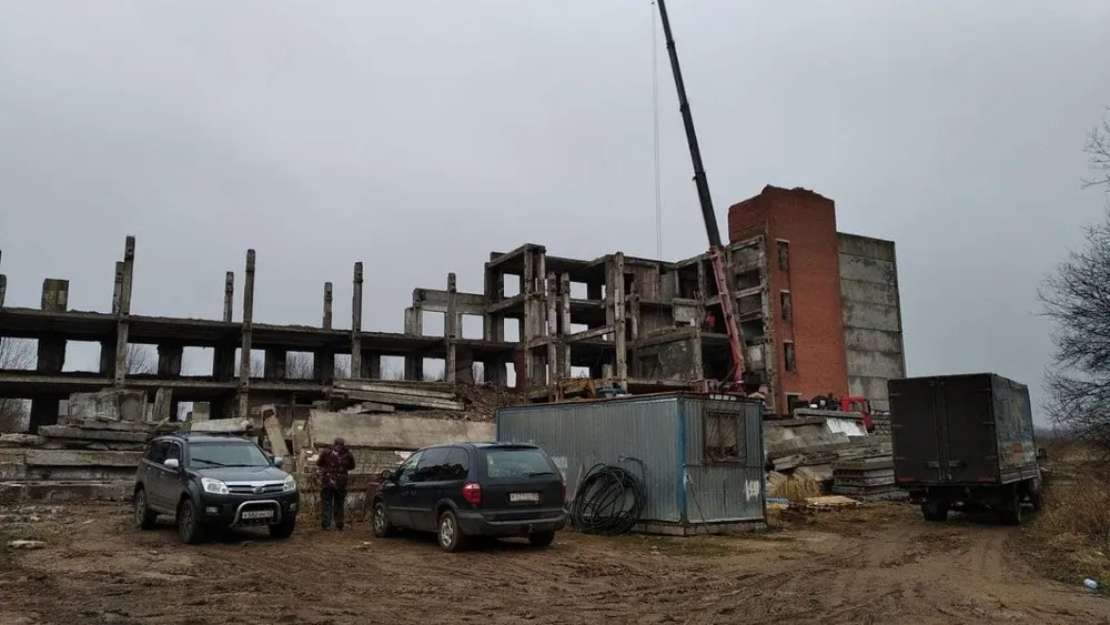 На родине Терешковой под Ярославлем разбирают знаменитый недострой