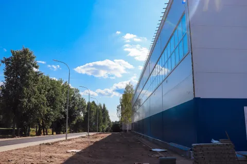 Под Ярославлем вместо спорткомплекса с картинки построили ФОК-склад