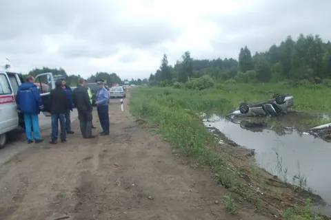 Под Ярославлем в кювет улетела иномарка, ее водитель погиб