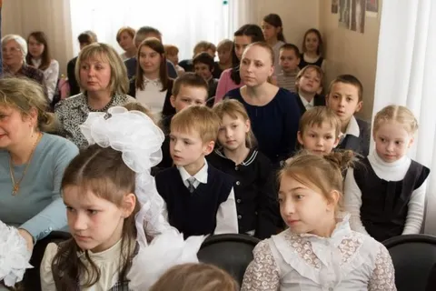 Валентина Терешкова посетила среднюю школу № 32 Ярославля, носящую ее имя