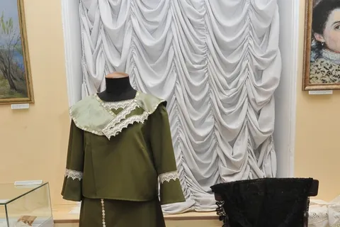 В Ярославле открылась выставка «А ты носи платье, да не снашивай». Фоторепортаж