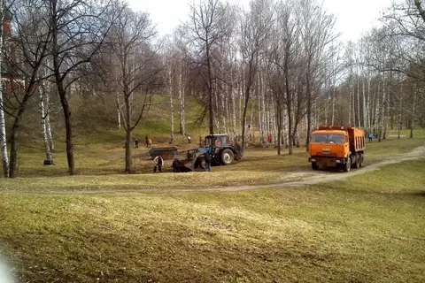 В общегородском субботнике в Ярославле приняли участие тридцать тысяч человек