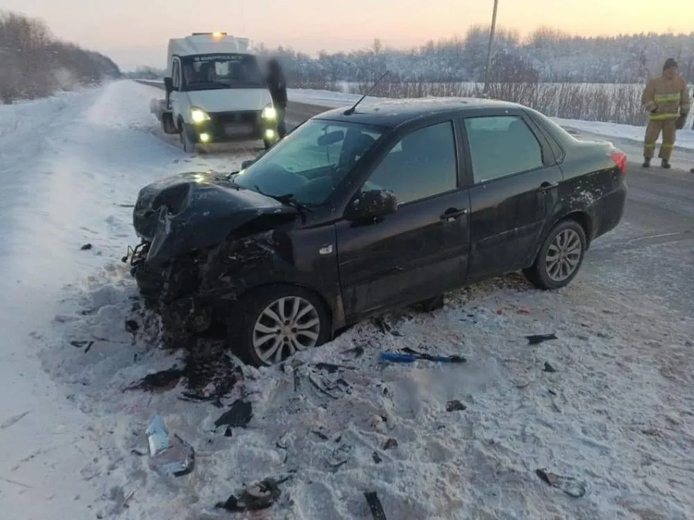 В ДТП под Угличем пострадала женщина и две девочки