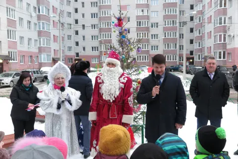В Ярославле выбрали лучшее новогоднее убранство двора